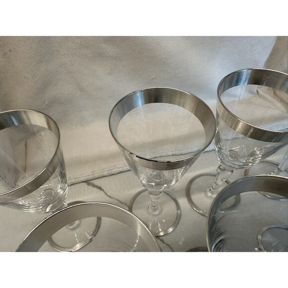 Vintage Dorothy Thorpe-Style Silver Band Cordial Glasses – Set of 7 - Picture 4 of 6